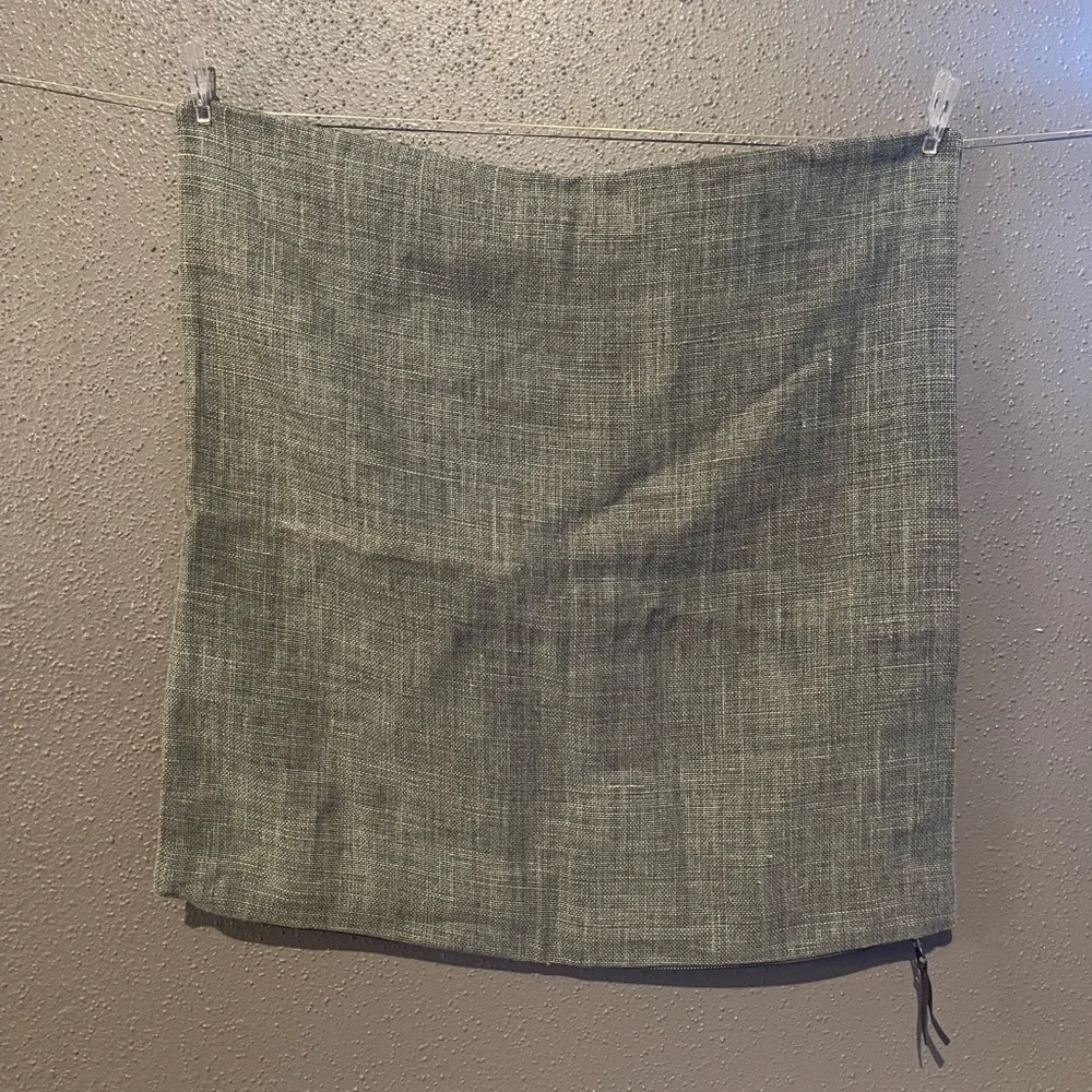 Pottery Barn Belgian Linen Pillow Cover in Hunter